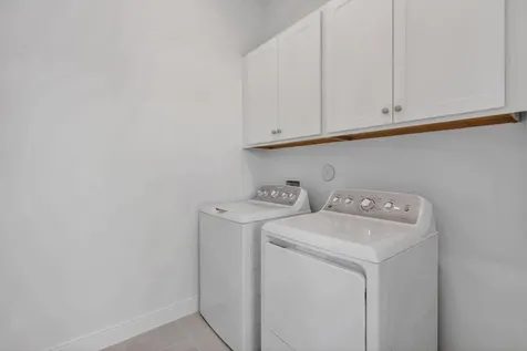 320 Se Via Sangro Port Saint Lucie FL 34952