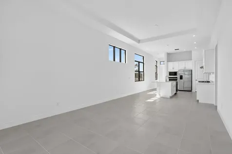 320 Se Via Sangro Port Saint Lucie FL 34952