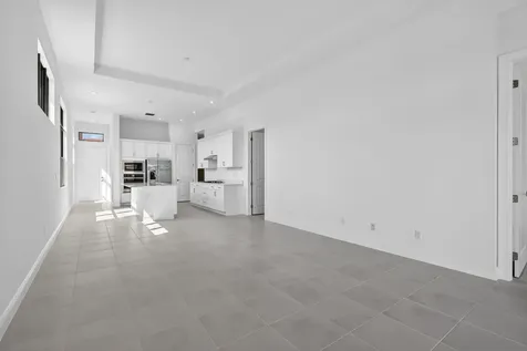 320 Se Via Sangro Port Saint Lucie FL 34952