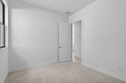 320 Se Via Sangro Port Saint Lucie FL 34952