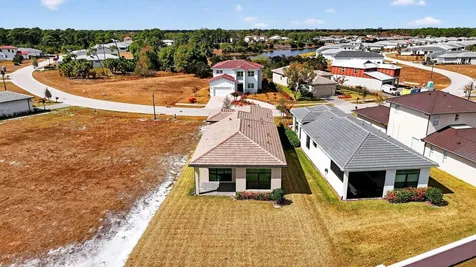 320 Se Via Sangro Port Saint Lucie FL 34952
