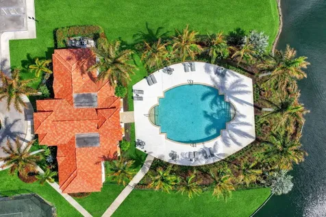 320 Se Via Sangro Port Saint Lucie FL 34952