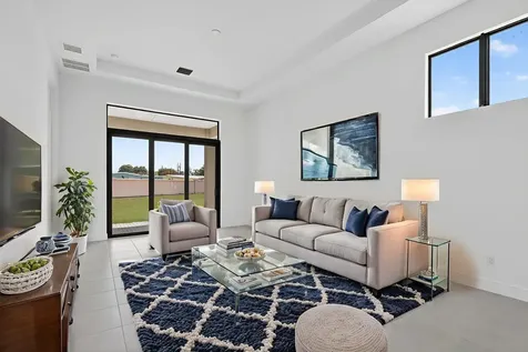 320 Se Via Sangro Port Saint Lucie FL 34952