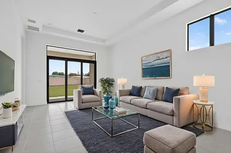 320 Se Via Sangro Port Saint Lucie FL 34952