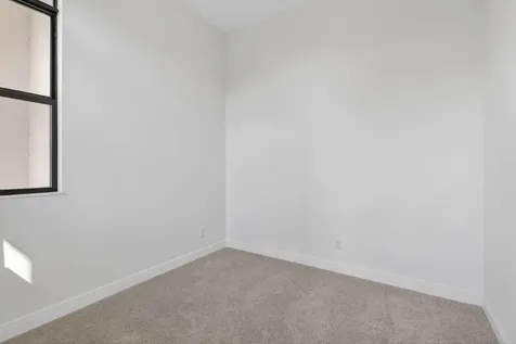 320 Se Via Sangro Port Saint Lucie FL 34952