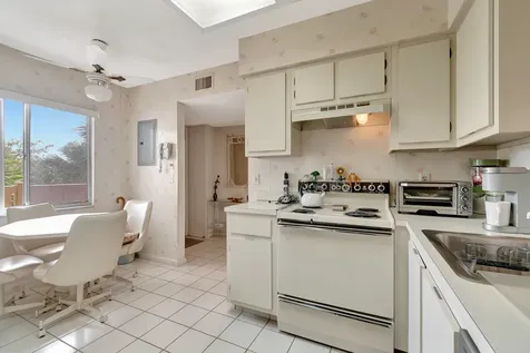 6585 Kensington Lane Delray Beach FL 33446