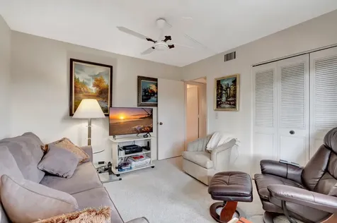 6585 Kensington Lane Delray Beach FL 33446