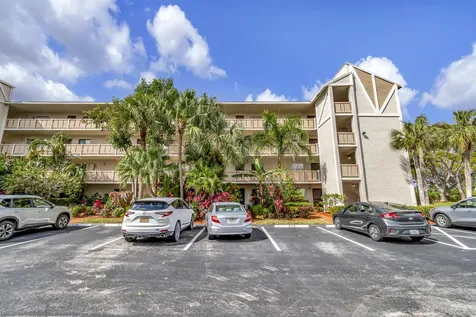 6585 Kensington Lane Delray Beach FL 33446