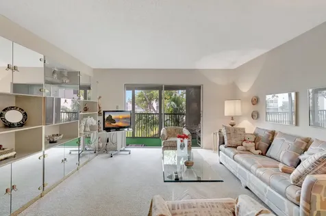 6585 Kensington Lane Delray Beach FL 33446