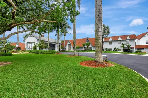 6585 Kensington Lane Delray Beach FL 33446