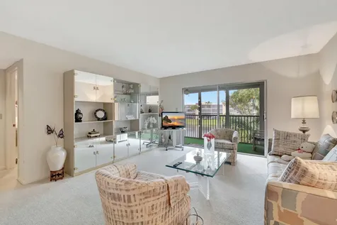 6585 Kensington Lane Delray Beach FL 33446