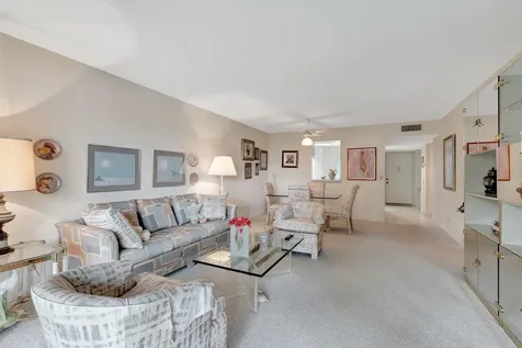 6585 Kensington Lane Delray Beach FL 33446