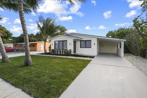 740 Ne 43 Court Deerfield Beach FL 33064