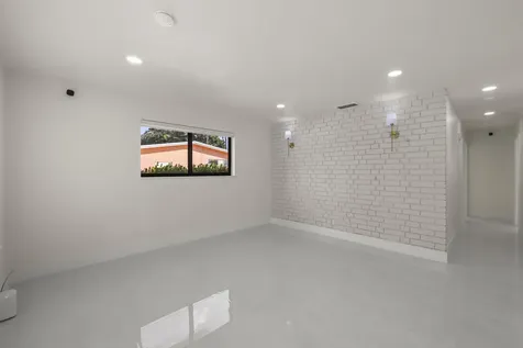 740 Ne 43 Court Deerfield Beach FL 33064