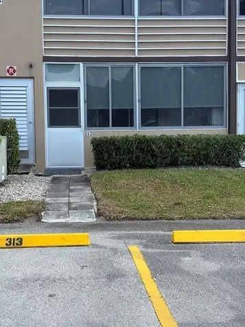 313 Andover West Palm Beach FL 33417