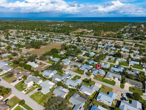 8993 Se Sandridge Avenue Hobe Sound FL 33455