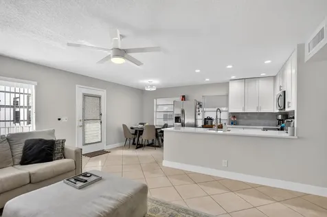 805 Flanders Q Delray Beach FL 33484