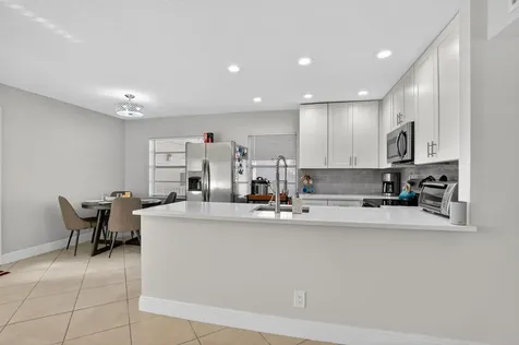 805 Flanders Q Delray Beach FL 33484