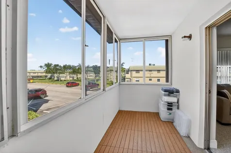 805 Flanders Q Delray Beach FL 33484