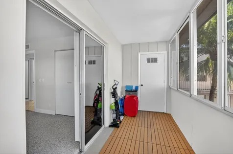 805 Flanders Q Delray Beach FL 33484