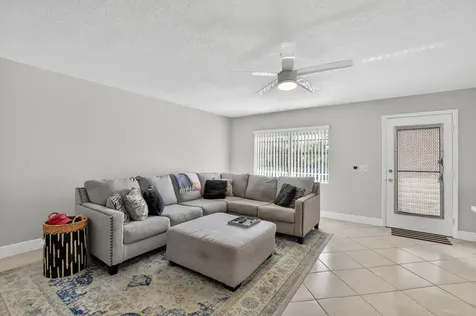 805 Flanders Q Delray Beach FL 33484