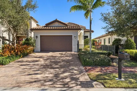 241 SE Fascino Circle Port Saint Lucie FL 34984