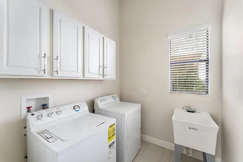 241 SE Fascino Circle Port Saint Lucie FL 34984