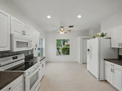 311 Sw Maclay Way Port Saint Lucie FL 34986