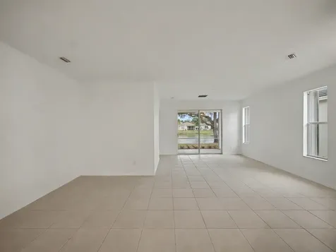 311 Sw Maclay Way Port Saint Lucie FL 34986
