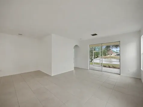 311 Sw Maclay Way Port Saint Lucie FL 34986