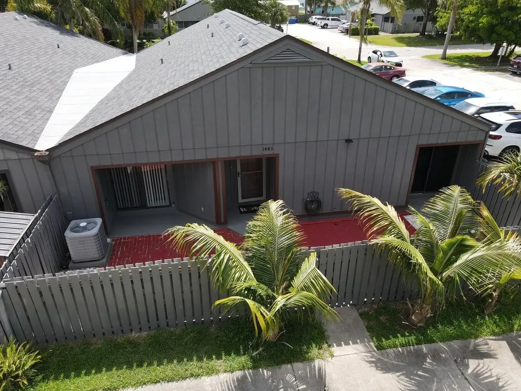 1443 39th Avenue Vero Beach FL 32960