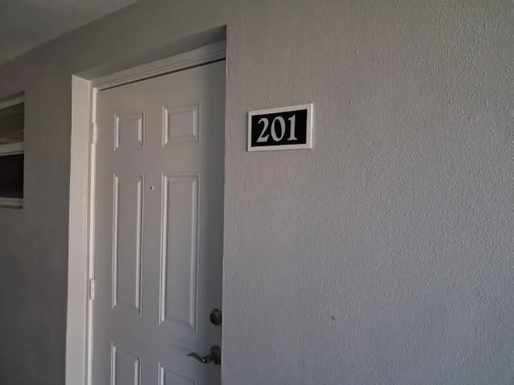32 Colonial Club Drive Boynton Beach FL 33435