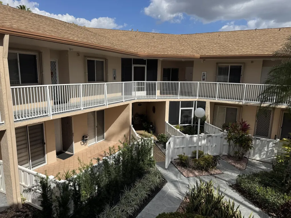 7287 S Devon Drive Tamarac FL 33321