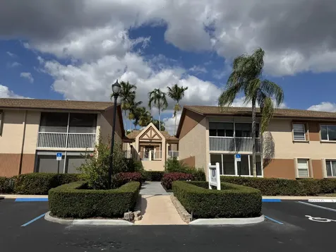 7287 S Devon Drive Tamarac FL 33321