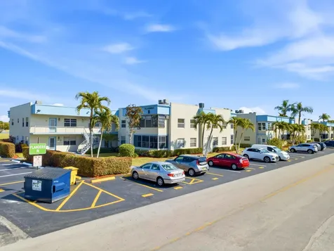 847 Flanders R Delray Beach FL 33484
