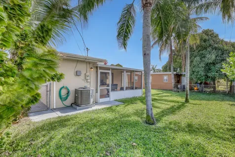 1210 Skylark Lane Lantana FL 33462