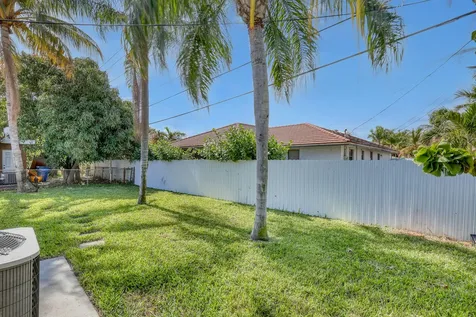 1210 Skylark Lane Lantana FL 33462
