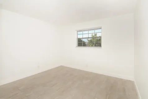 402 Lake Shore Drive Lake Park FL 33403