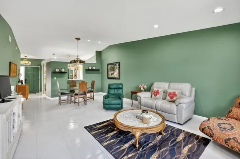 6096 Kings Gate Circle Delray Beach FL 33484