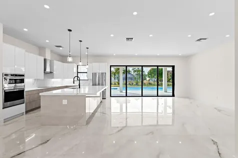 16818 78th Road The Acreage FL 33470