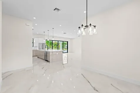 16818 78th Road The Acreage FL 33470