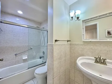 565 Piedmont L Delray Beach FL 33484