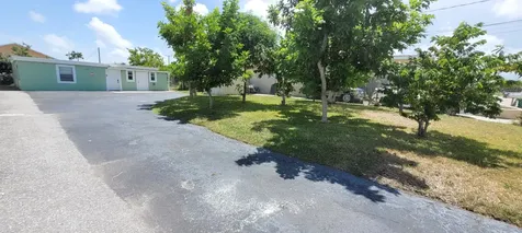 1069 W 30th Street Riviera Beach FL 33404