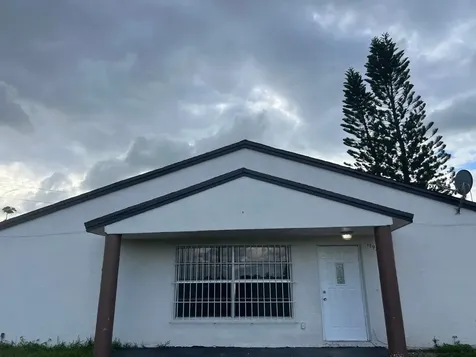 17922 NW 40th Court Miami Gardens FL 33055