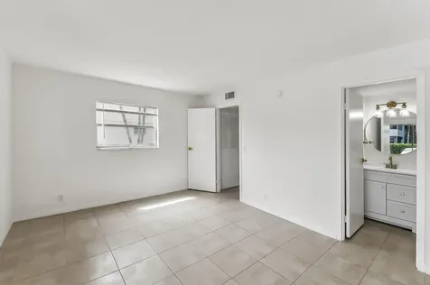 447 Saxony J Way Delray Beach FL 33446