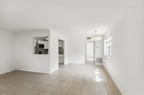 447 Saxony J Way Delray Beach FL 33446