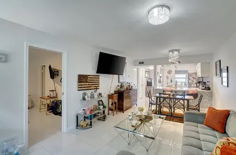 130 Lake Meryl Drive West Palm Beach FL 33411