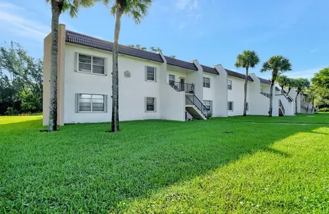 130 Lake Meryl Drive West Palm Beach FL 33411