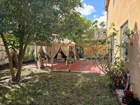 236 Gazetta Way West Palm Beach FL 33413