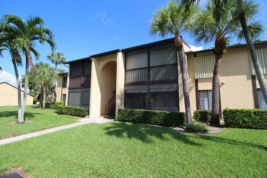 805 Sky Pine Way Greenacres FL 33415